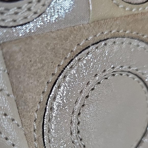 Coach Beige and Cream Wristlet Clutch Leather And Suede EUC - Picture 5 of 10